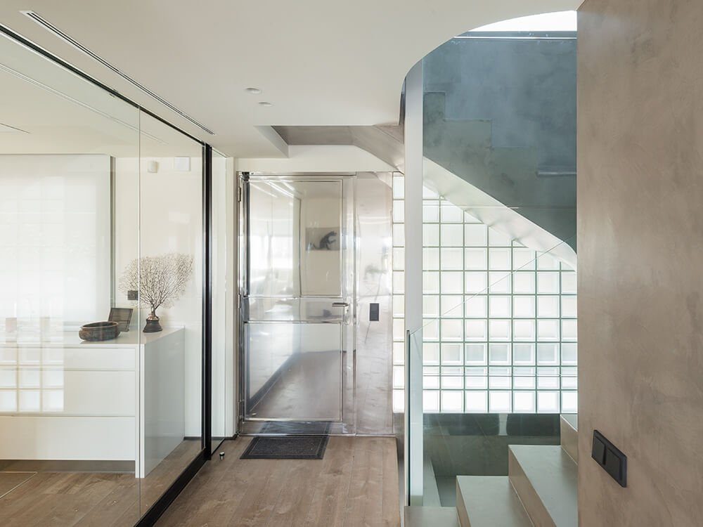 Hallway and kitchen in one shade